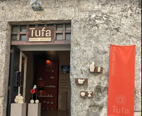 Scopri le piccole sculture di Tufa